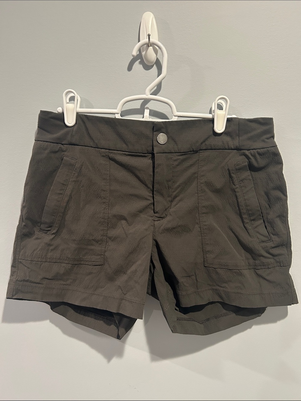 Athleta Women’s Olive Green Casual Utility Shorts SZ 6